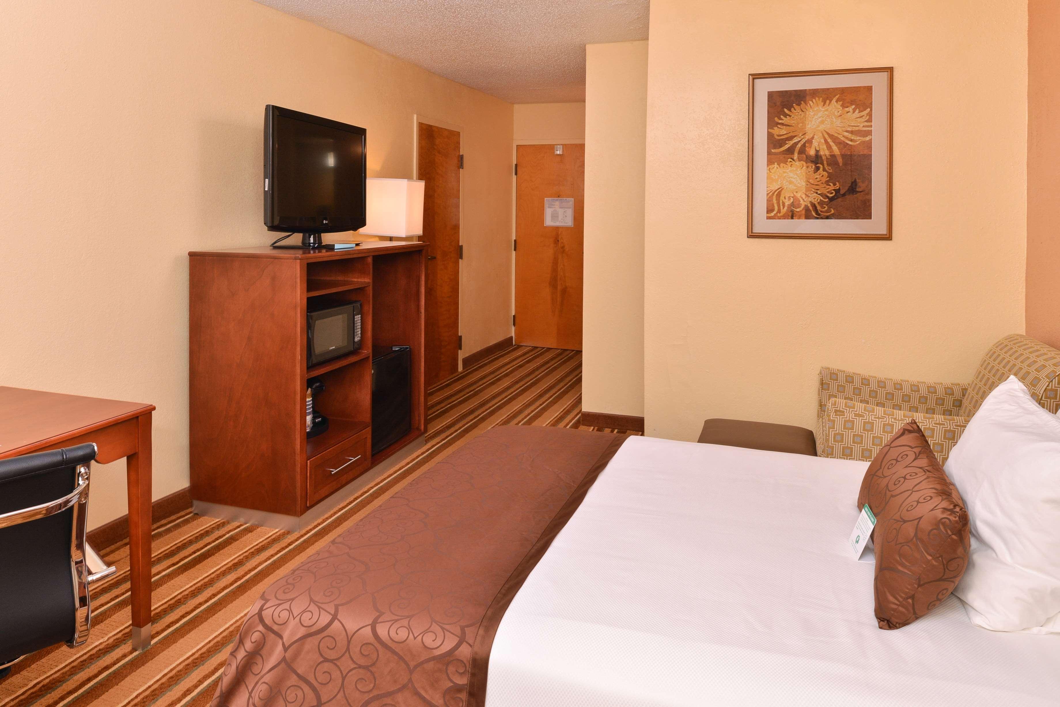 Best Western Plus Richmond Sandston Exteriör bild