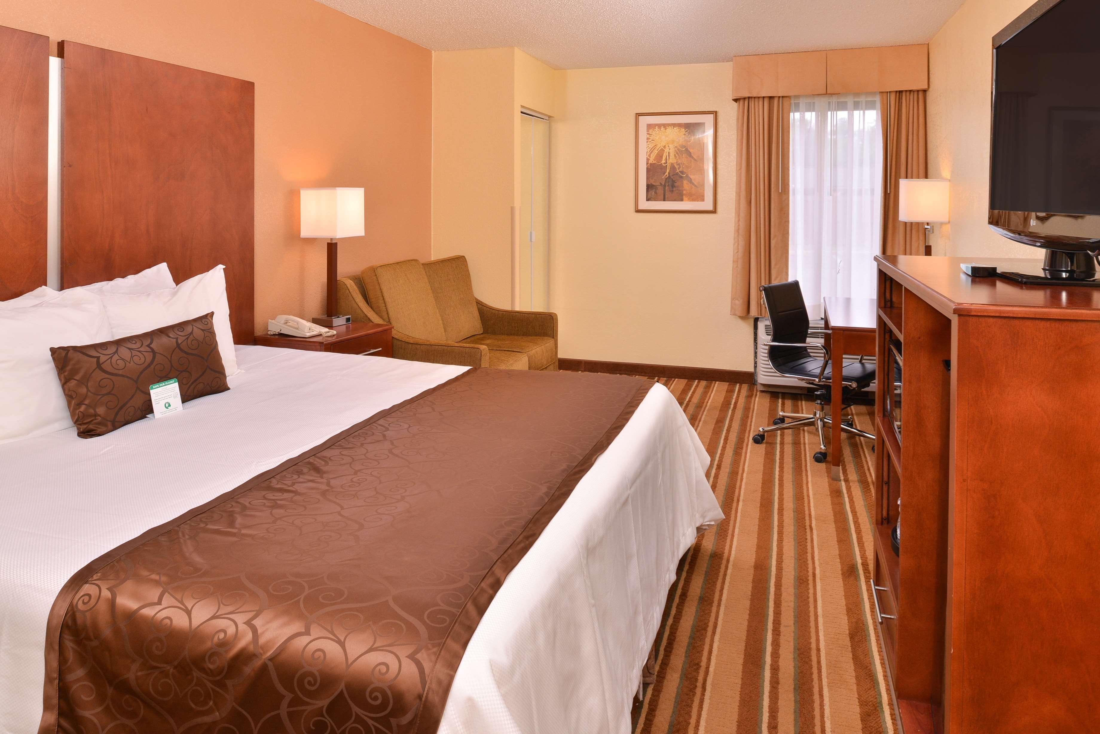 Best Western Plus Richmond Sandston Exteriör bild