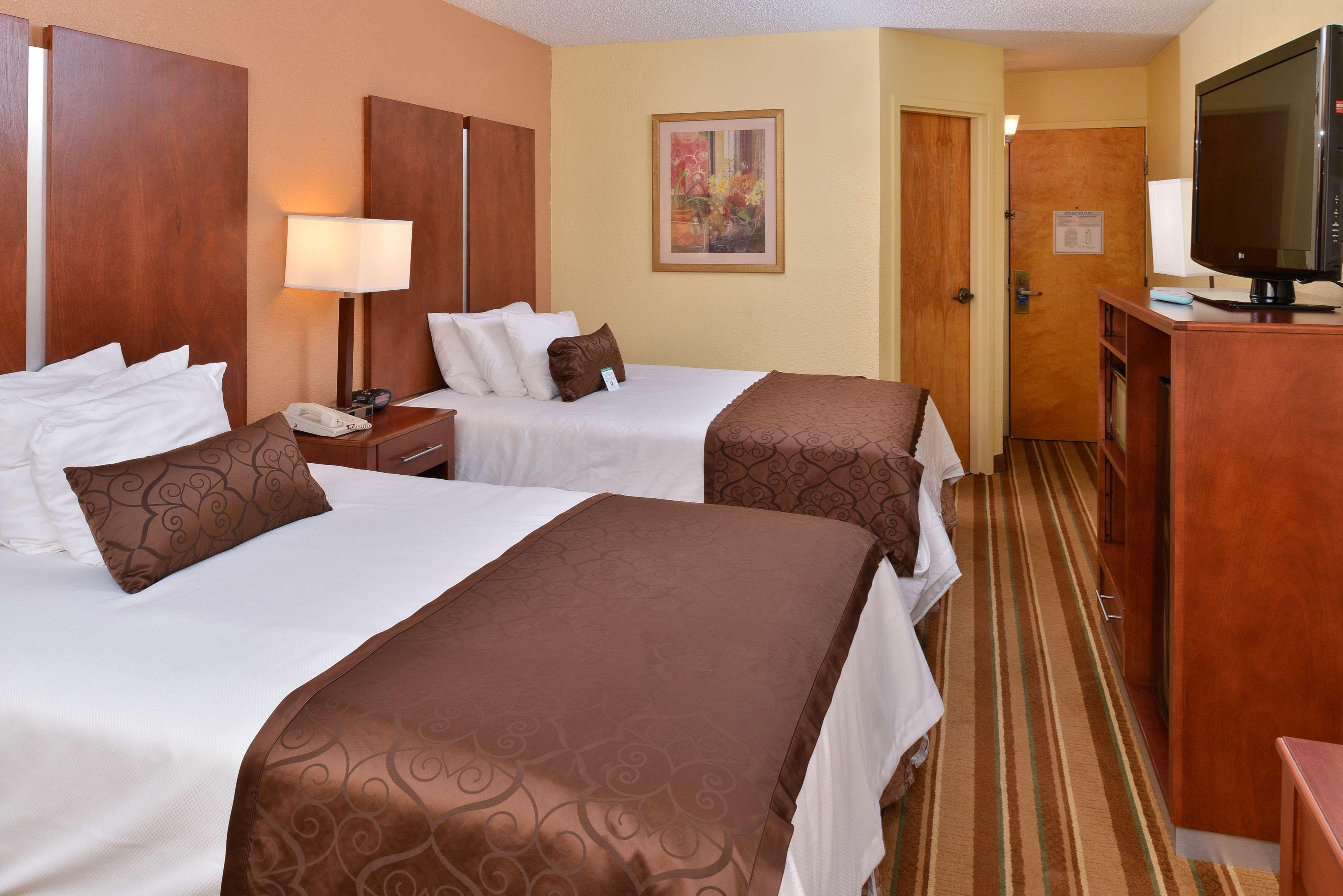 Best Western Plus Richmond Sandston Exteriör bild