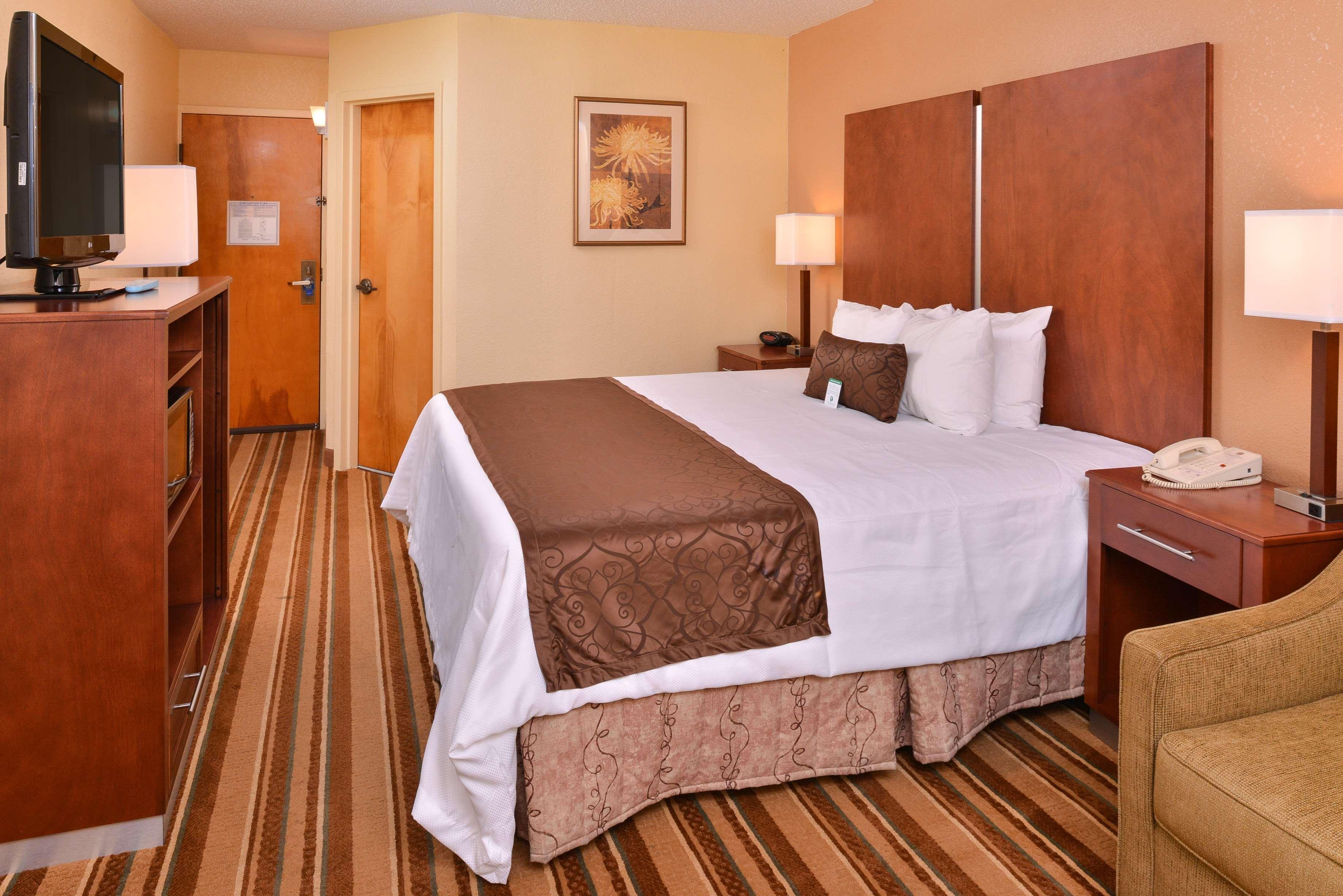 Best Western Plus Richmond Sandston Exteriör bild